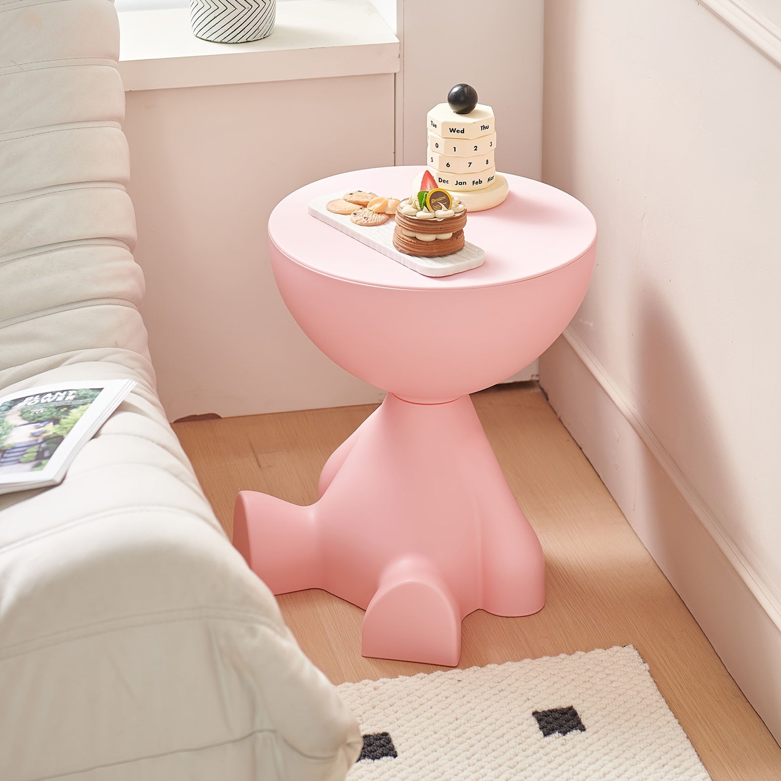 Pink Cartoon-Style Small Side Table - Space-Saving Lightweight Plastic Accent Table for Living Room, Bedroom
